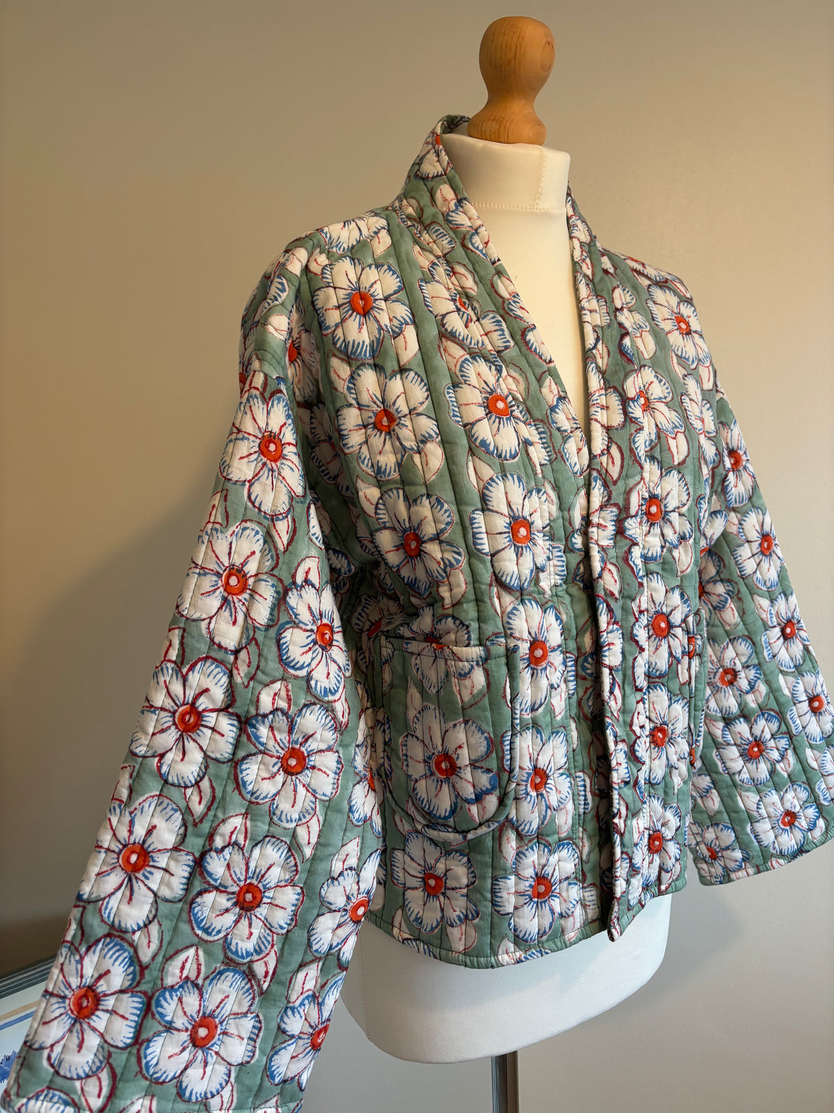Meadow Reversible Cotton Quilted Jacket in White Florals